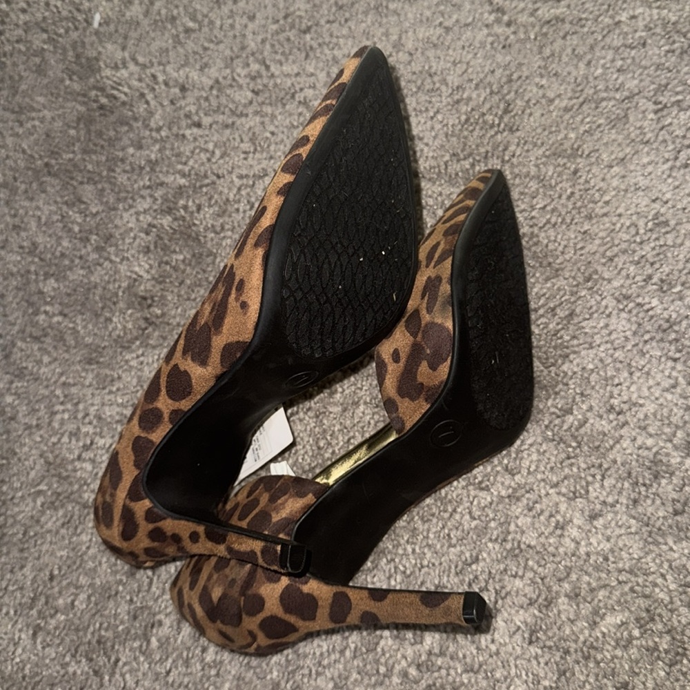Heels - Picture 4 of 4